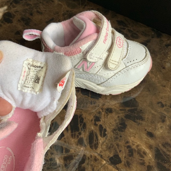 New balance shoes - Picture 3 of 3